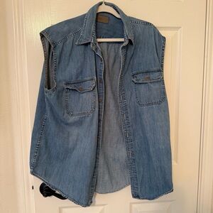 St. John's Bay Denim Sleeveless Button-Front Vest top can wear open or closed